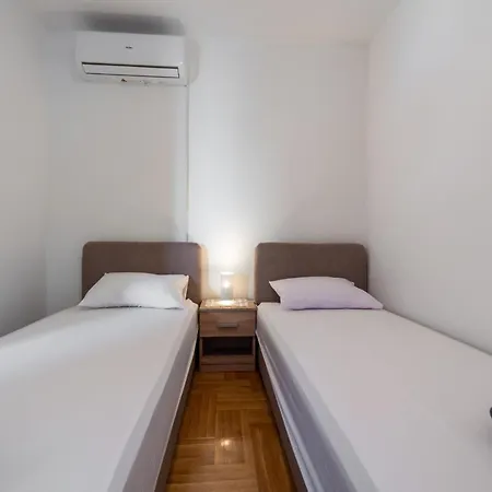 Sea Shell Apartment *