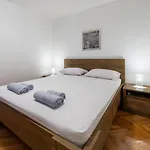 Sea Shell Apartment *